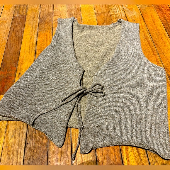 Small maxi vest light brown/tan - Picture 2 of 3